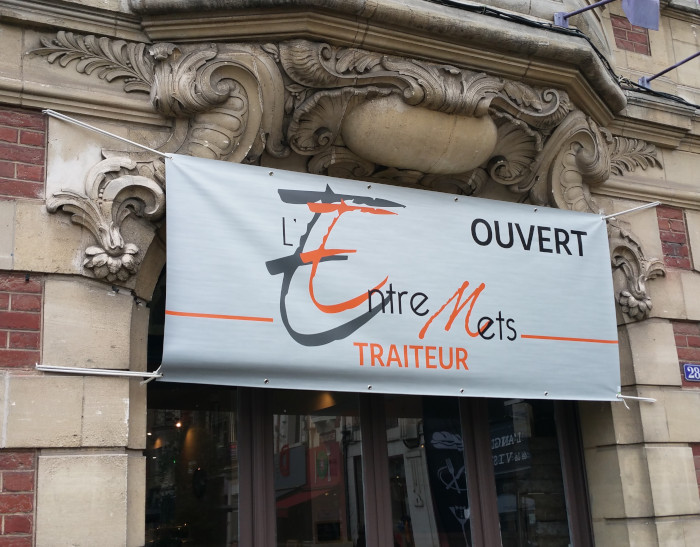 La banderole publicitaire imprimée